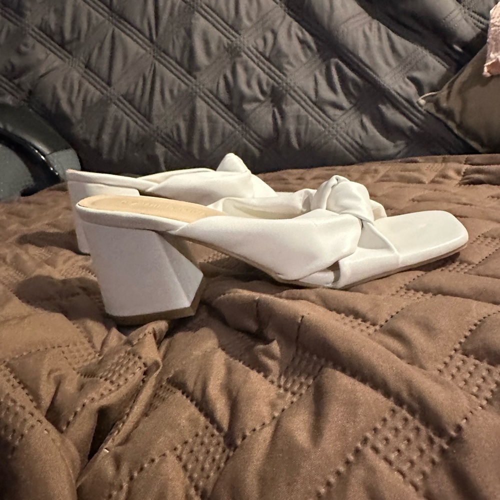Wild Diva White and Tan Heels with Smooth Sole and Distinct Heel